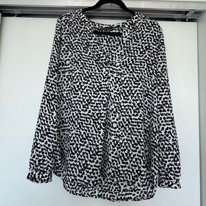 Women’s Adrianna Papell Black & White V-neck Blouse M